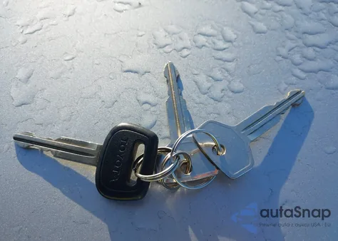 2002 Toyota Echo z USA, uszkodzony, nr VIN JTDBT123020242321